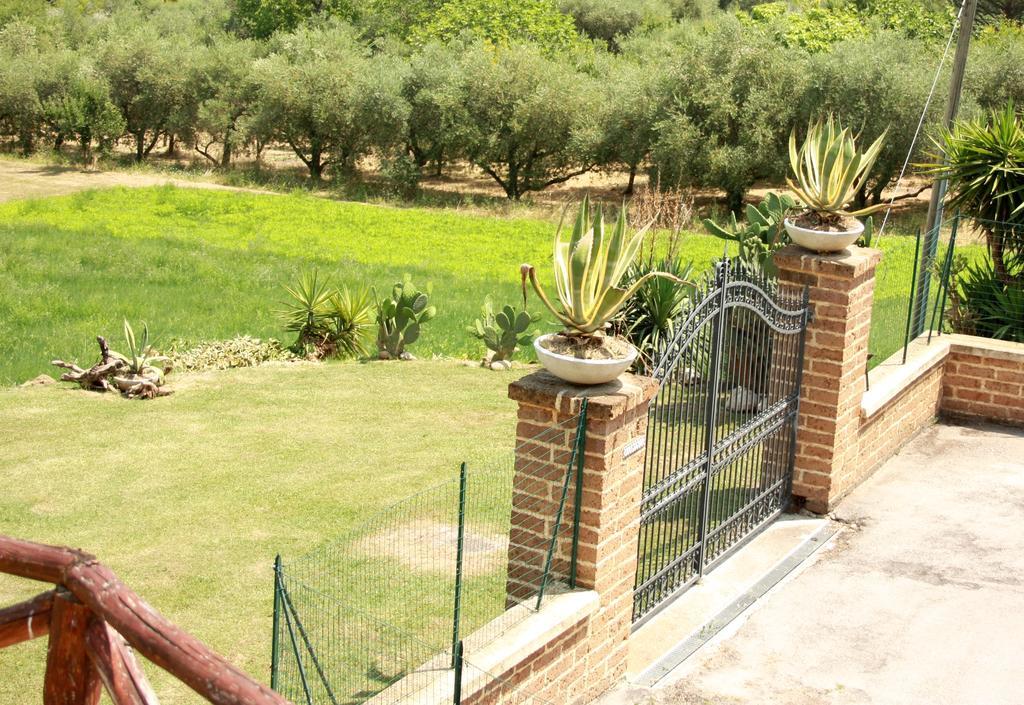 Maison Diamanti Castel di Lama Kültér fotó